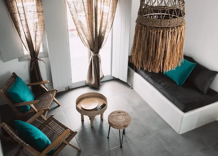 Bianco Diverso Suites
